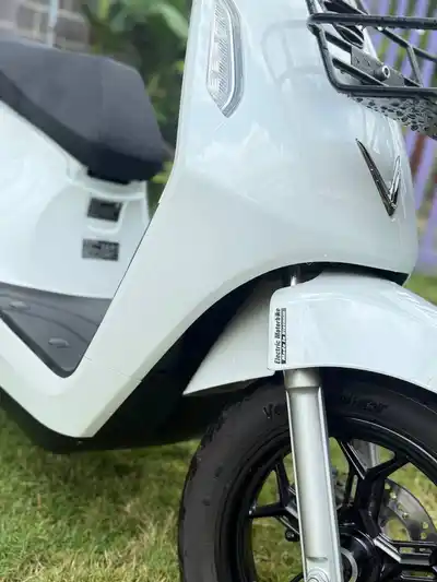 Электробайк VinFast Evo 200 с собственной батареей (Белый жемчуг)