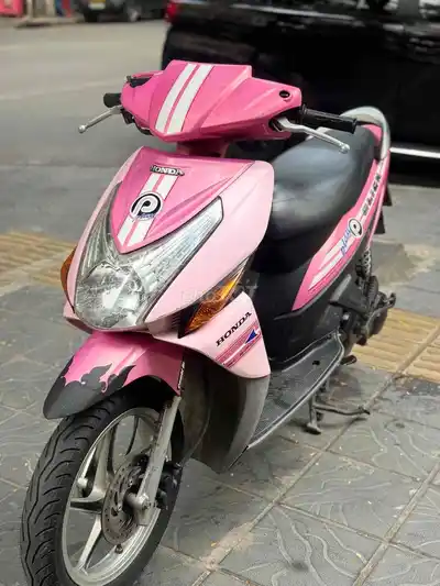 Honda Click Play розового цвета в отличном состоянии от собственника