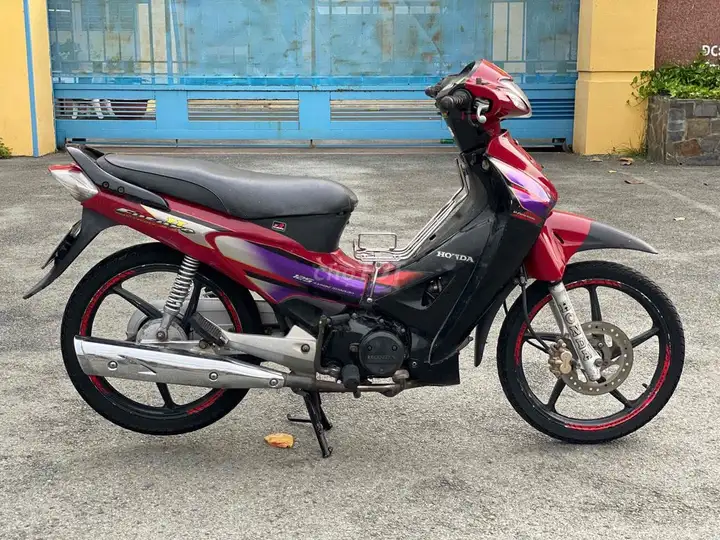 Honda Future II 2005 красный