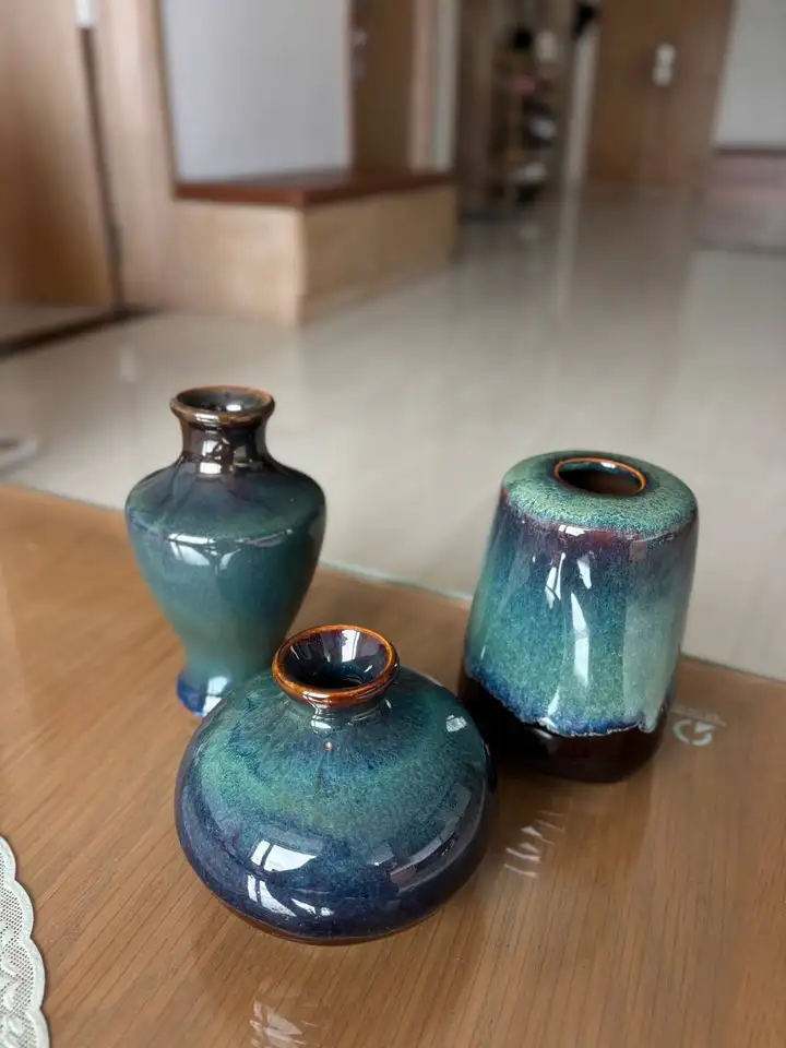 Декоративные керамические вазы, 3 шт.
