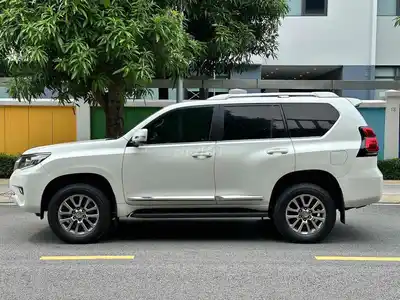 Toyota Prado 2019 белый 80000 km