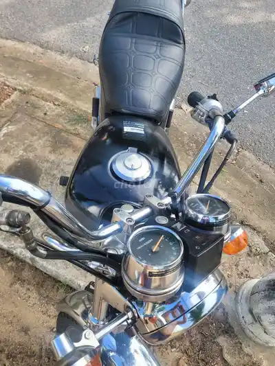 Honda Custom CM125 черно-красный с ручным сцеплением