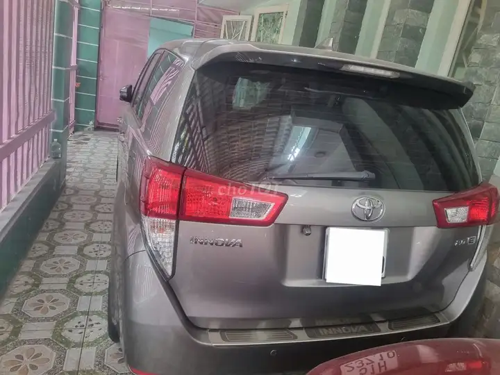Toyota Innova 2.0E 2019 серый серебристый 7 мест