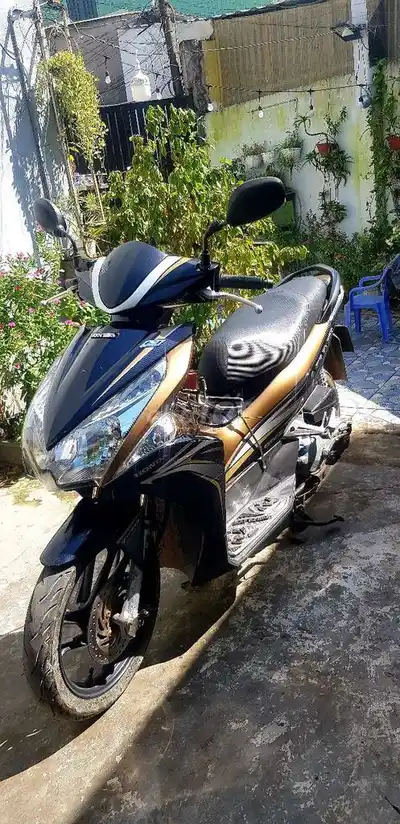Honda Airblade 2012 Sport Premium Желто-черный