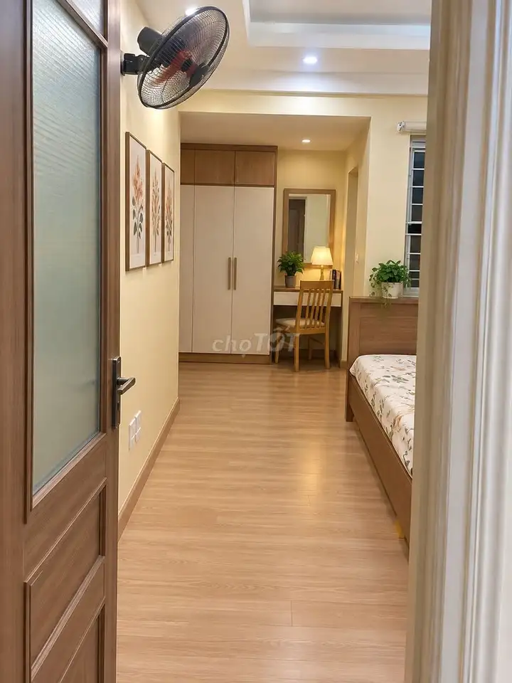 Квартира 75 м², 2 спальни, вид на озеро, меблирована, Phạm Văn Đồng
