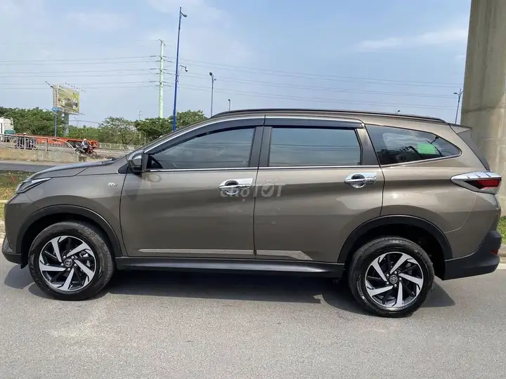 Toyota Rush 2021 Автомат Серый 7 мест 113.000 км