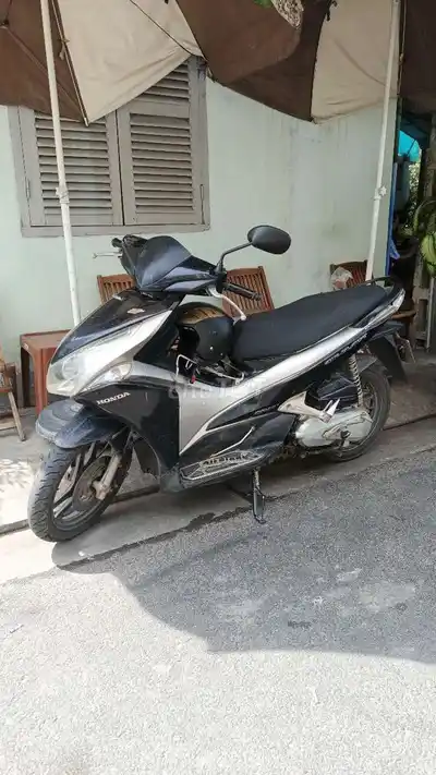 Honda Air Blade 2011 чёрный в хорошем состоянии