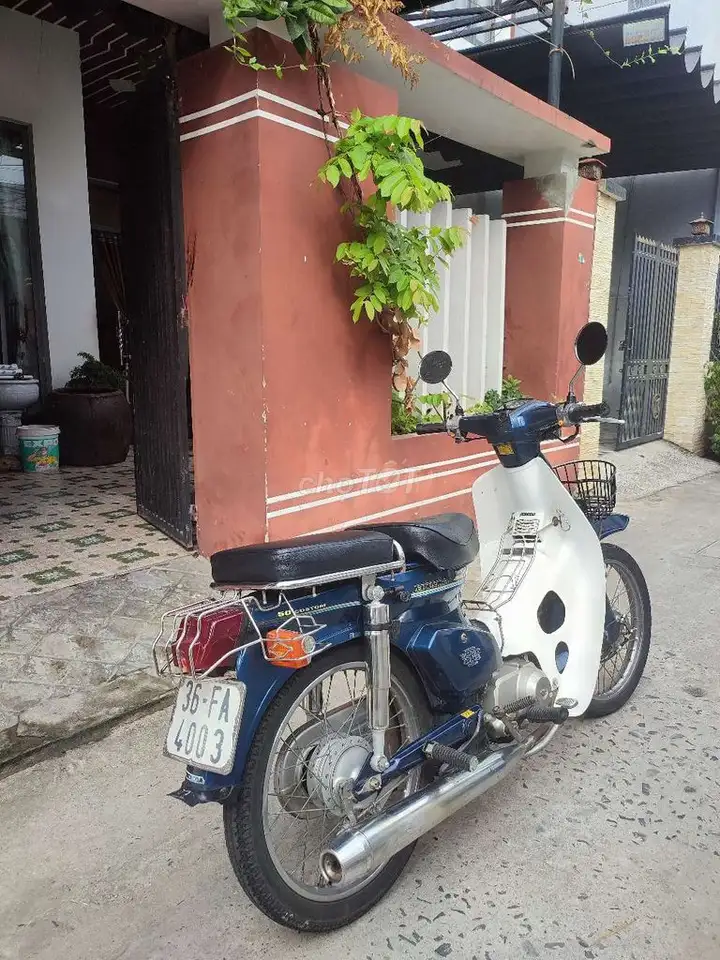 Honda Super Cub бело-синий, Япония
