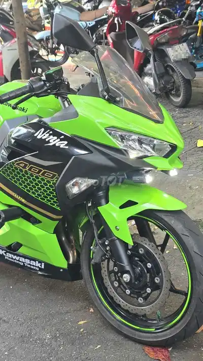 Kawasaki Ninja 400 2019 синий KRT 11 000 км