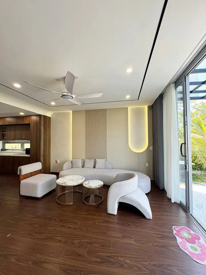 Вилла 3 этажа, 5 спален, 350м2