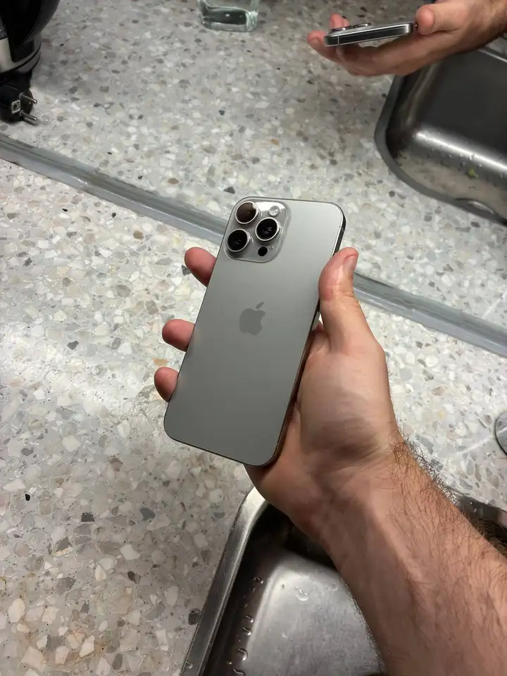 iPhone 16 Pro Max 256 ГБ