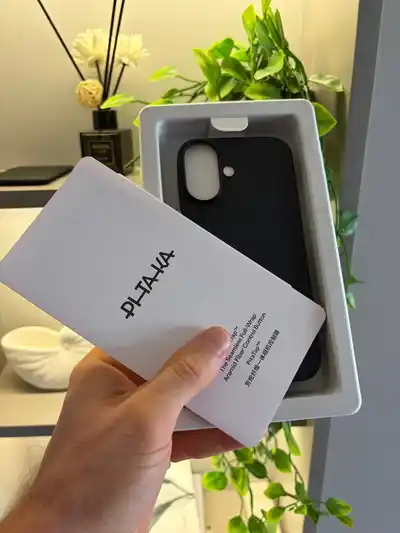 Чехол Pitaka для iPhone 17