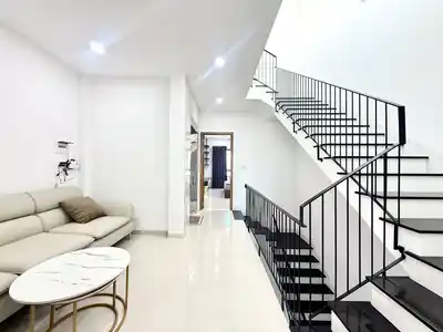 Дом с 3 спальнями, 4 этажа, лифт, 400 м²