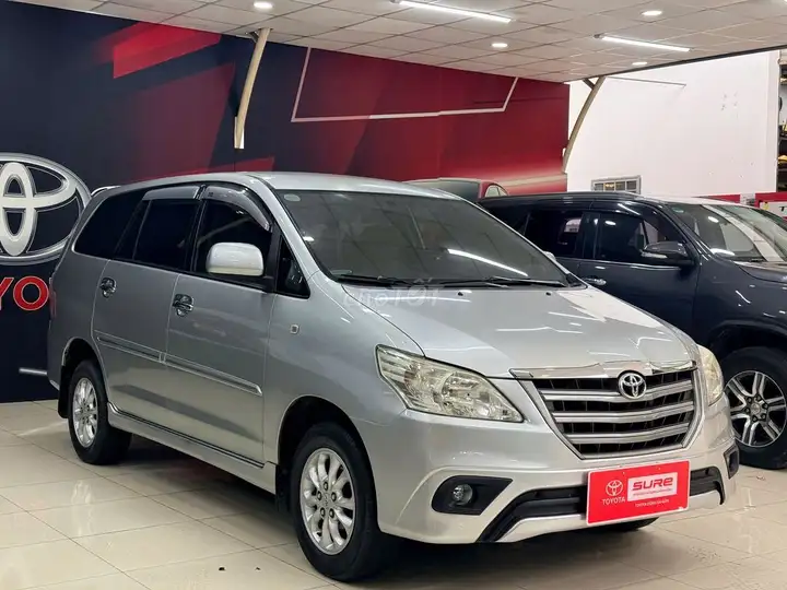 Innova E 2014, 100 000 км, один владелец, редкий экземпляр