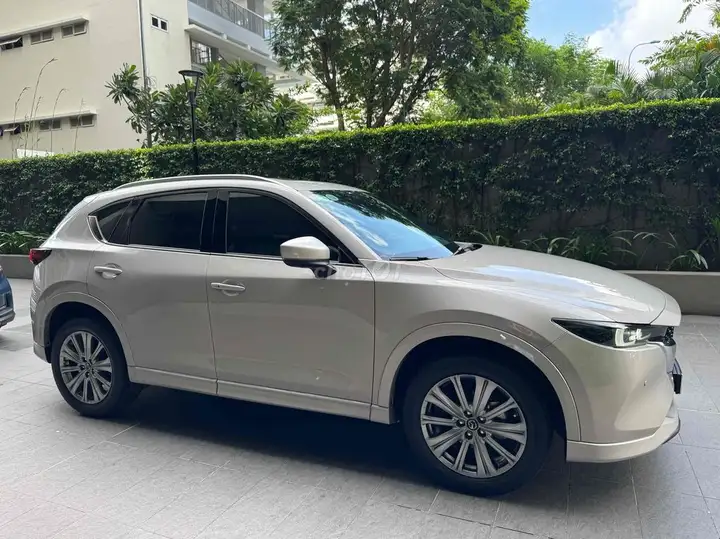 Mazda CX-5 Premium Exclusive 2025 золотой металлик