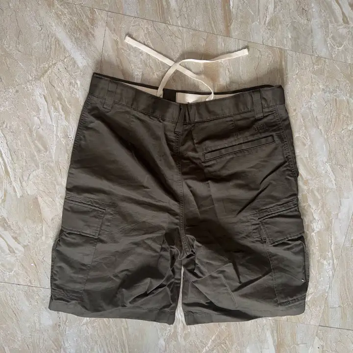 Вещи UNIQLO (футболка хенли, шорты карго, спортивные штаны)