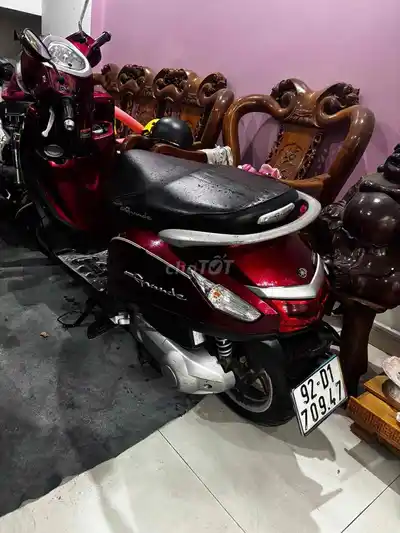 Красный скутер Yamaha Grande 2019 в собственности