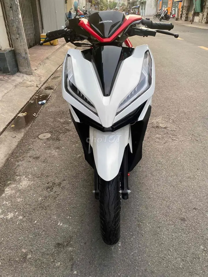 Honda Click 150i 2022 Белый, Красный, Черный 8653 км