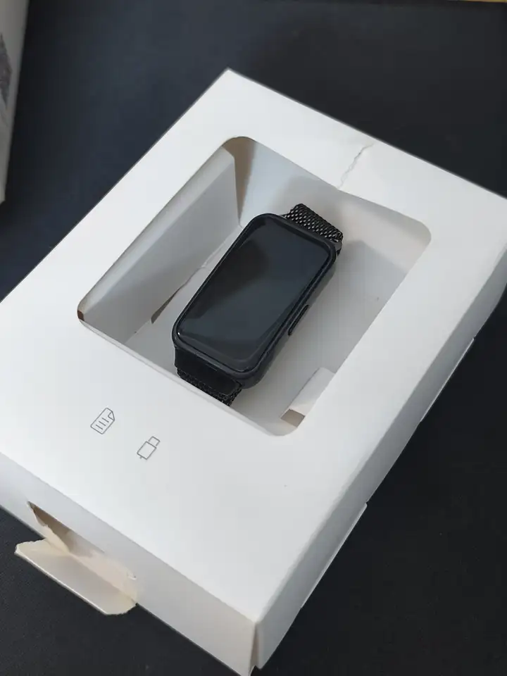 Фитнес-браслет Huawei Band 8