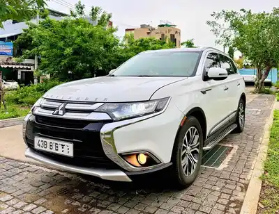 Mitsubishi Outlander, семейный автомобиль в ухоженном состоянии