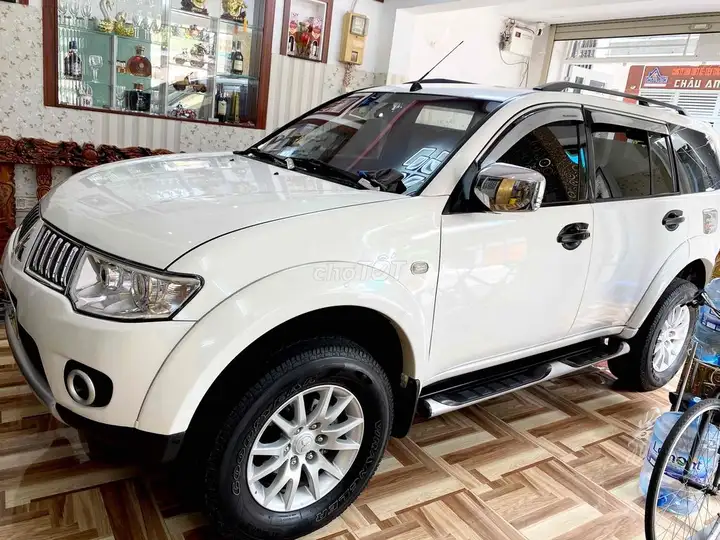 PAJERO SPORT SX 2014 дизель, состояние очень новое