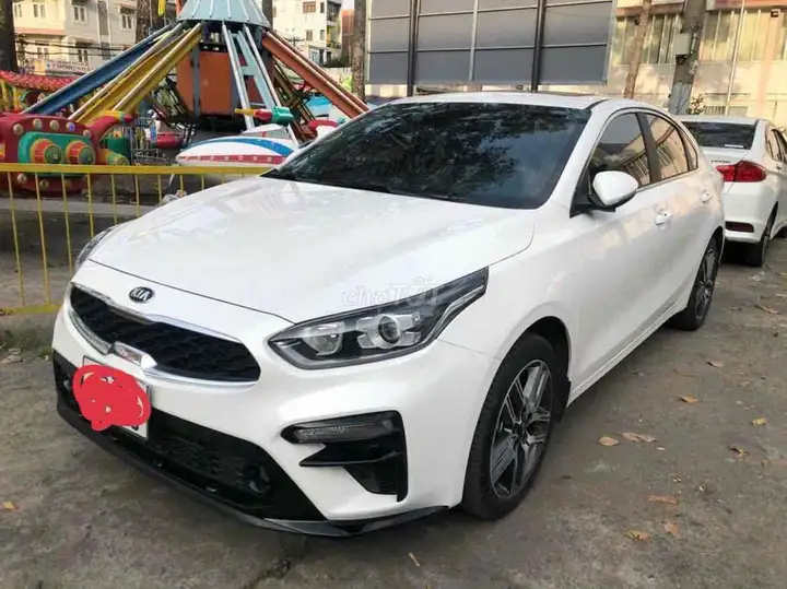 Kia Cerato, 5 мест, белый