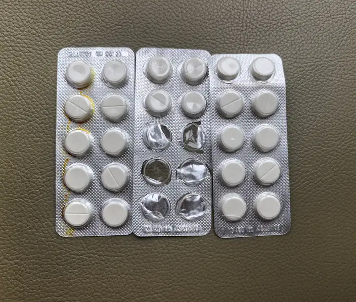 Аптечка (фурацилин, метронидазол, далацин, Dorithricin, левомеколь, лиотон)
