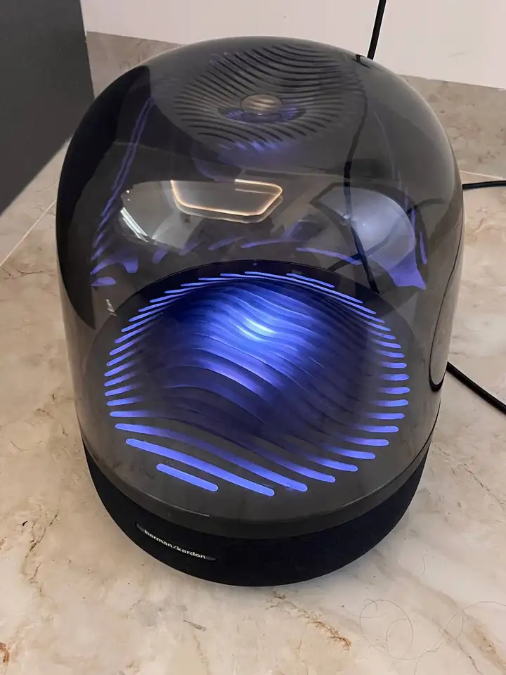 Музыкальная колонка Harman Kardon Aura Studio 3