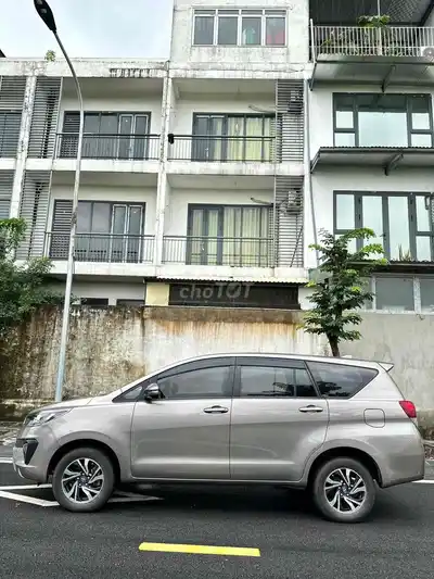 Медный номер пола Toyota Innova 2.0E sx 2022 30/5 x