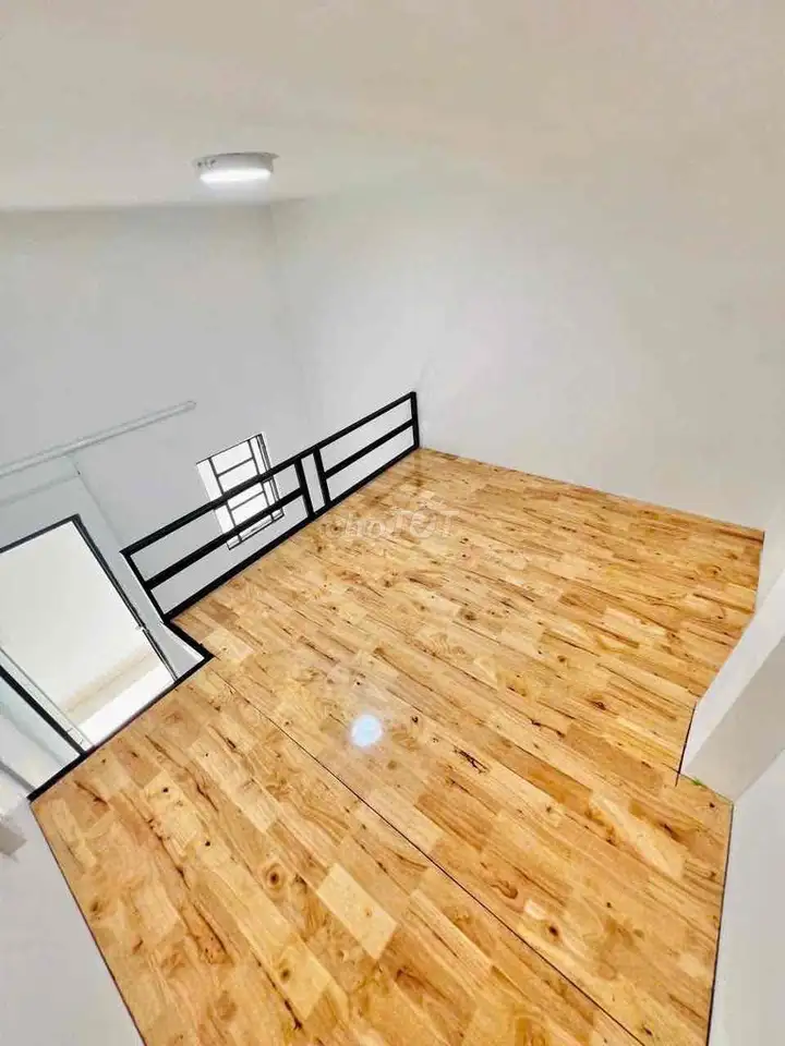 Сдается комната с мансардой, 36 Нгуен Гиа Три, район Бинь Тхань