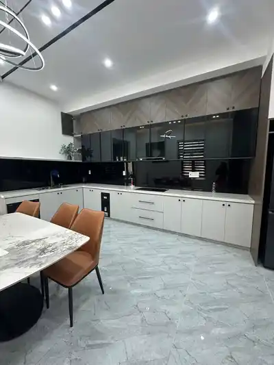 Дом 4 этажа, 3 спальни, 4 санузла, Hoa Minh