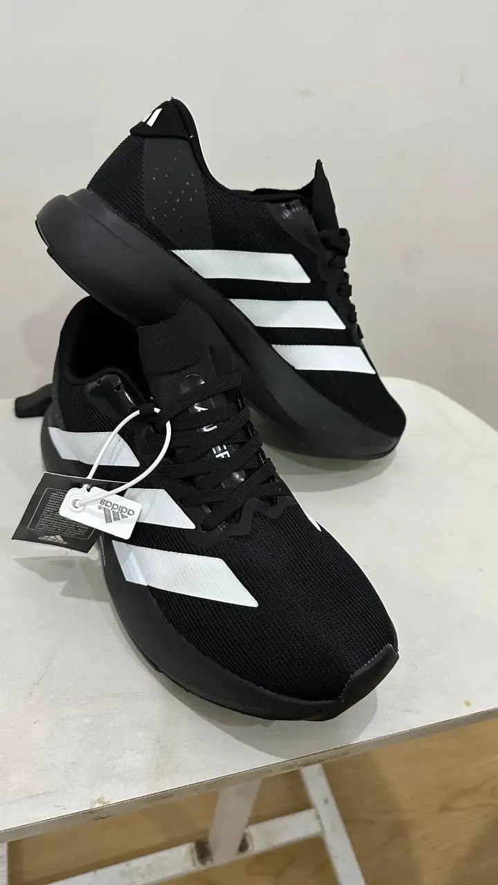 Кроссовки Adidas новые