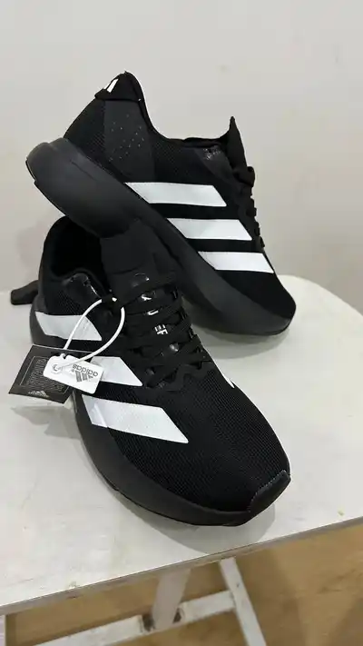 Кроссовки Adidas новые