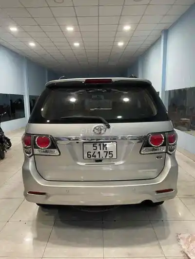 Toyota Fortuner 2016 7 мест серебристый