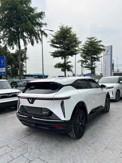 Vinfast VF7 Eco 2026 белый в наличии