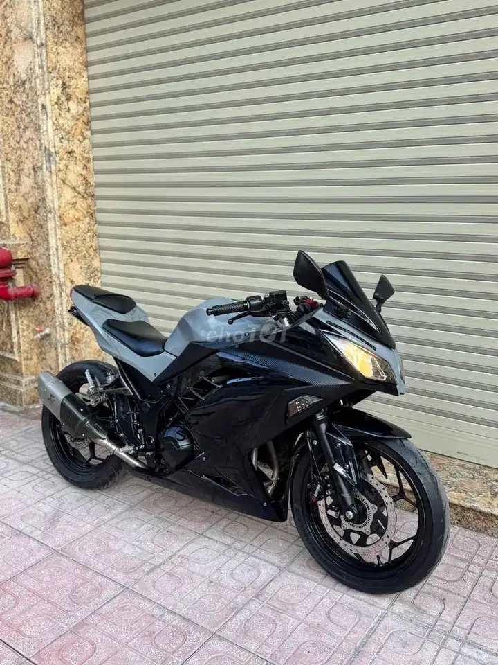 Kawasaki NINJA 300 ABS 2017, серо-сине-черный, красивый