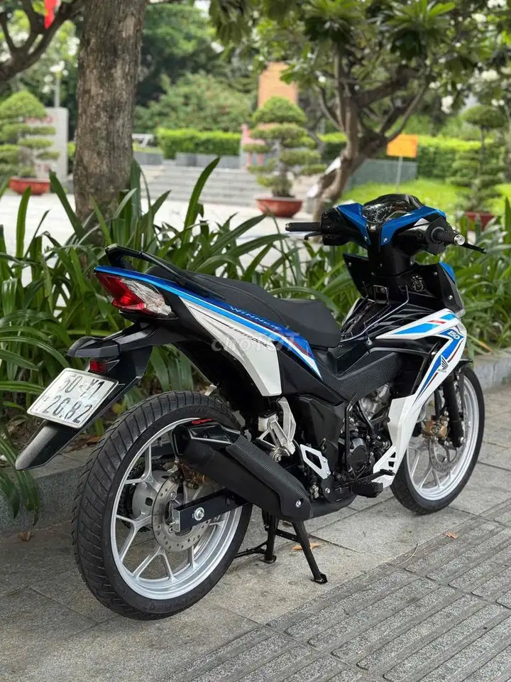 Honda Winner 150 V1 2019 сине-бело-черный 20 000 км с номерами Хошимина