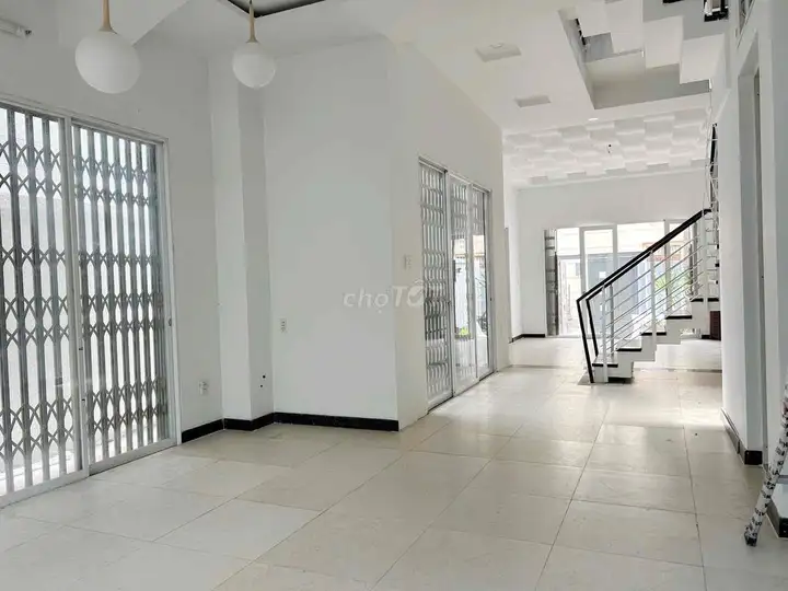 Дом в переулке 98, Линь Донг, Тхы Дык