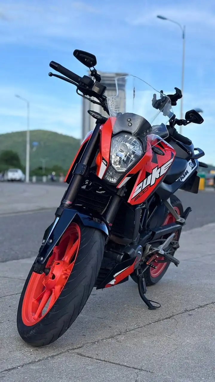 KTM Duke 200
