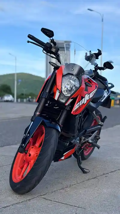 KTM Duke 200