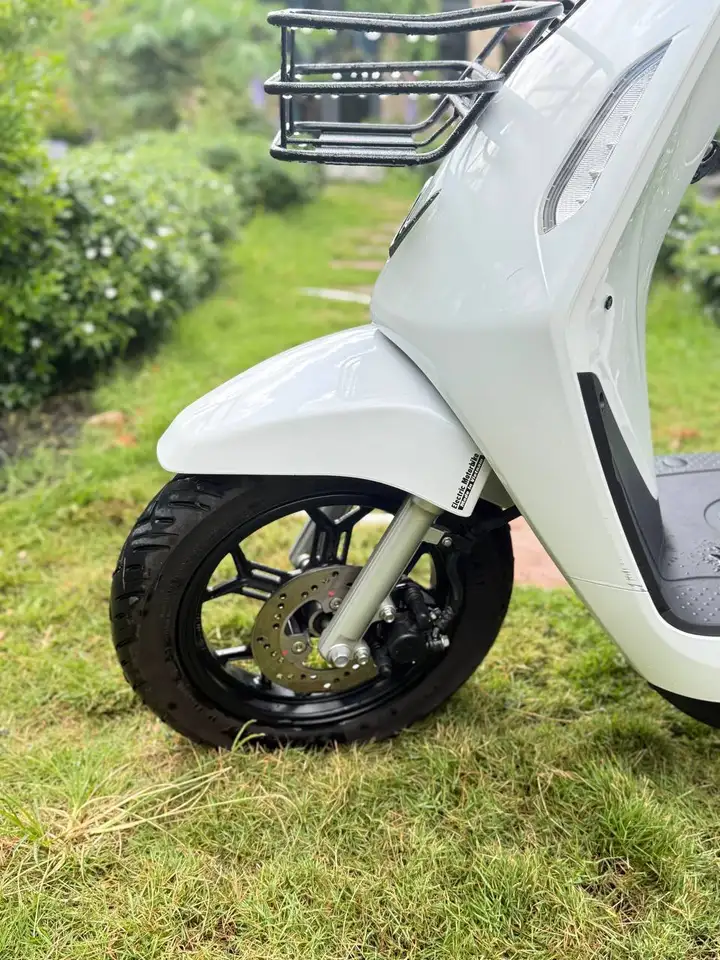 Электробайк VinFast Evo 200 с собственной батареей (Белый жемчуг)