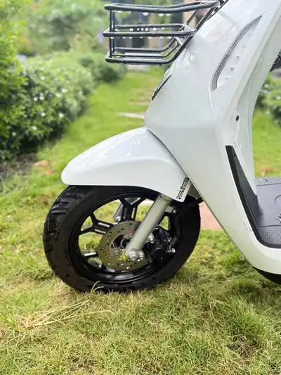 Электробайк VinFast Evo 200 с собственной батареей (Белый жемчуг)