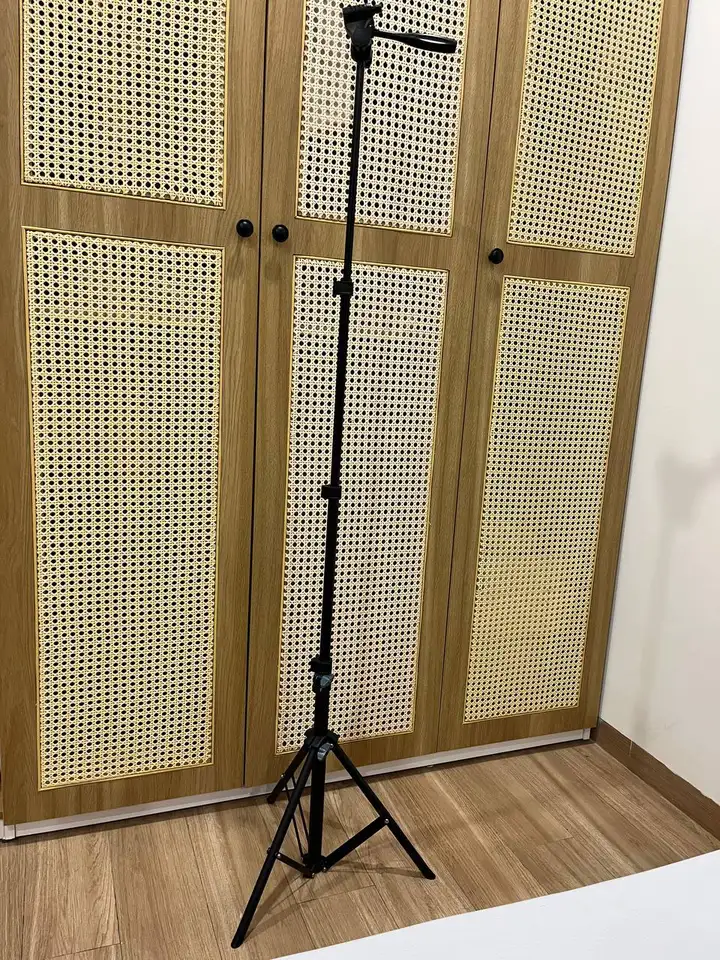 Штатив для фотоаппарата и телефона с блютуз пультом
