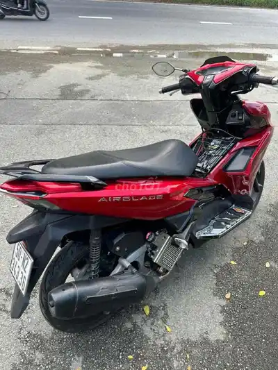 Мотоцикл HONDA AIR BLADE 2022 красно-черный