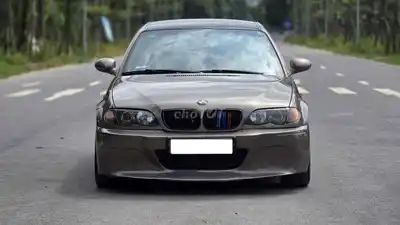 BMW 325i Sport коричневый 5 мест