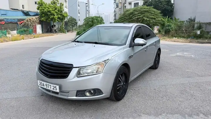 Chevrolet Lacetti 2009 серебристый автомат