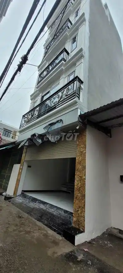 Аренда дома на улице Винь Нинь, Винь Куинь, 45м², 5 этажей, лифт