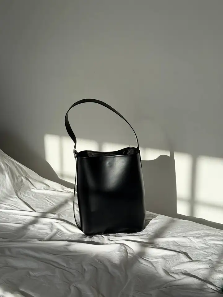 Брюки MANGO, ZARA, сумка UNIQLO