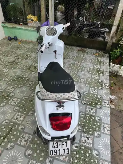 Piaggio Vespa 125 Белый