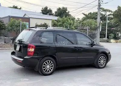 Kia Carnival 2.7AT в отличном оригинальном состоянии с полным ТО